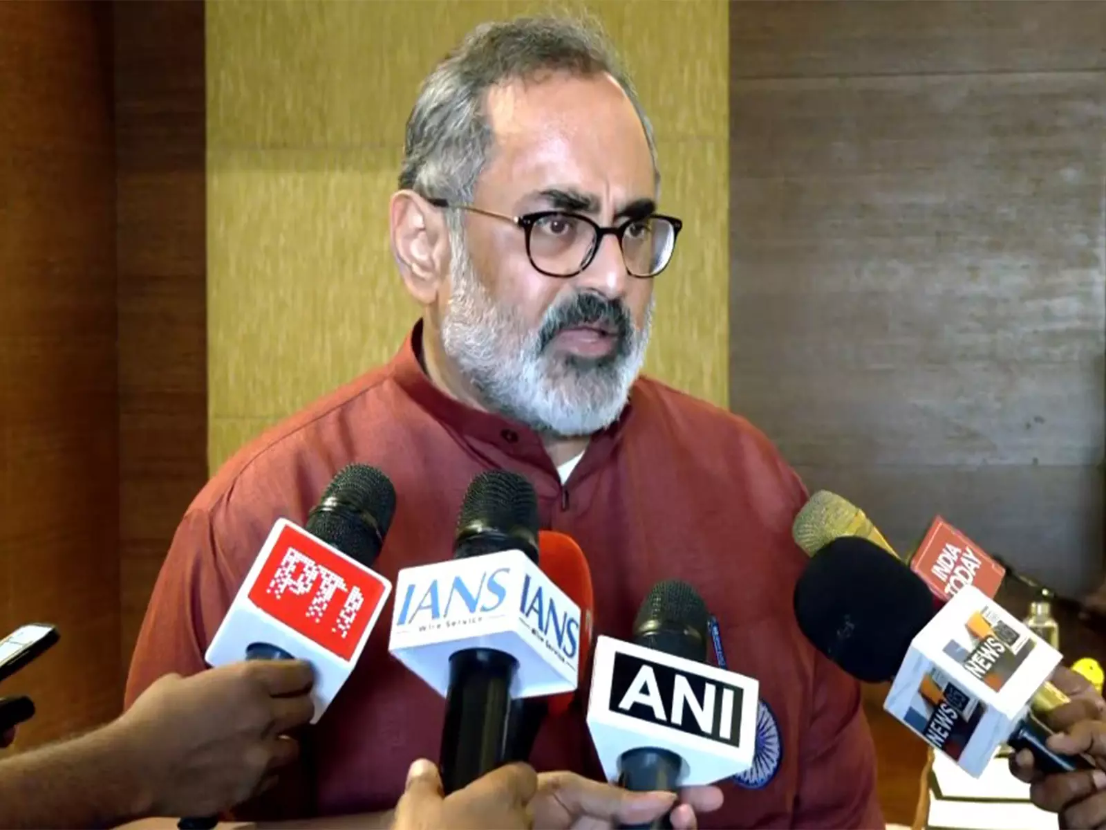 केरल भाजपा प्रमुख ने CPI M को लेकर पिनारयी विजयन पर निशाना साधा केरल भाजपा प्रमुख ने CPI M को लेकर पिनारयी विजयन पर निशाना साधा