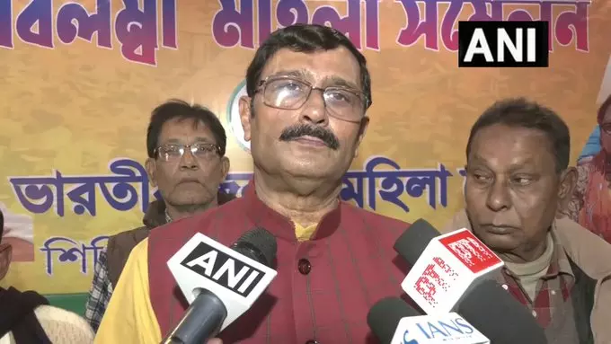 भाजपा नेता राहुल सिन्हा का बांग्लादेश पर हमला: भारत में T20 वर्ल्ड कप मैच न खेलने का दिया कारण भाजपा नेता राहुल सिन्हा का बांग्लादेश पर हमला: भारत में T20 वर्ल्ड कप मैच न खेलने का दिया कारण