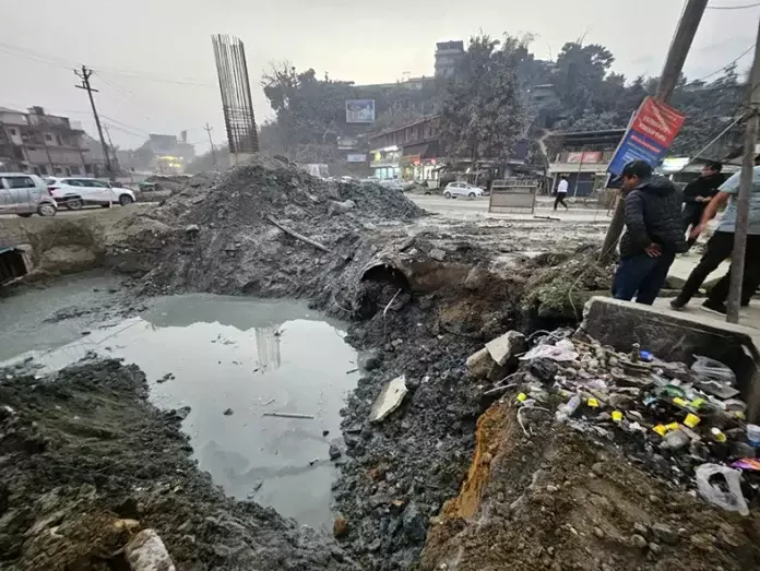 Arunachal: रीअलाइनमेंट के काम के कारण पानी की सप्लाई बाधित हुई Arunachal: रीअलाइनमेंट के काम के कारण पानी की सप्लाई बाधित हुई