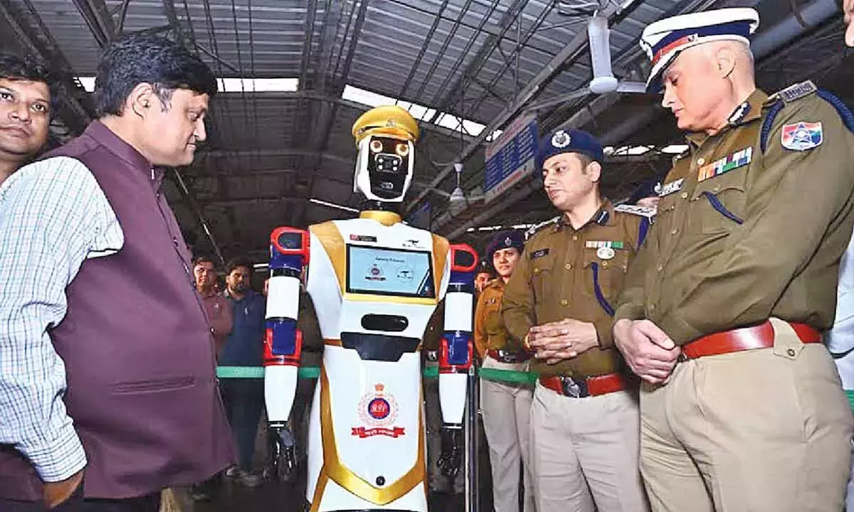 रोबोट ASC अर्जुन RPF कर्मियों और यात्रियों की मदद करेगा रोबोट ASC अर्जुन RPF कर्मियों और यात्रियों की मदद करेगा