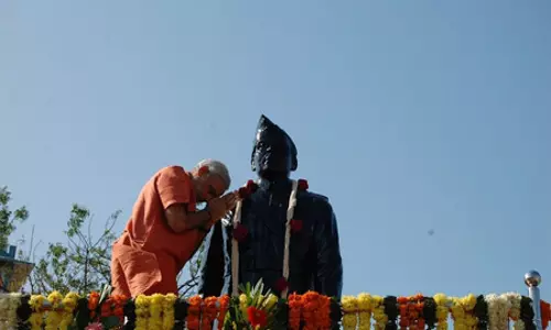 सुभाष चंद्र बोस की जयंती पर पीएम मोदी ने शेयर किए कई खास पल, बोले- नेताजी से हमेशा मिली प्रेरणा