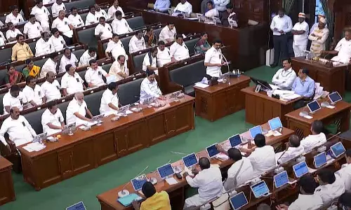 दूसरे राज्यों में जा रहे उद्योग: DMK-AIADMK के बीच तीखी बहस