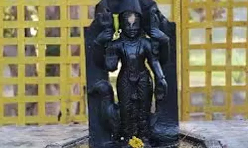 Saturday Jyotish Tips: शनि देव के प्रकोप से बचना है, तो शनिवार के दिन गलती से भी न खरीदें सरसों तेल Saturday Jyotish Tips: शनि देव के प्रकोप से बचना है, तो शनिवार के दिन गलती से भी न खरीदें सरसों तेल