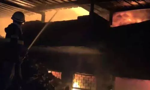 Jhajjar फैक्ट्री में आग लगने से 2 मजदूरों की मौत, एक घायल Jhajjar फैक्ट्री में आग लगने से 2 मजदूरों की मौत, एक घायल