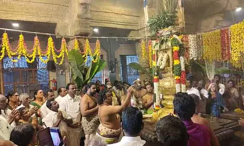 Thaipusam त्योहार की शुरुआत समयापुरम मरिअम्मन मंदिर में झंडा फहराने के साथ हुई