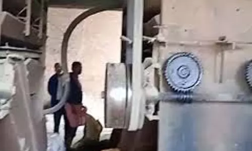 Kapurthala: राइस मिल में लगी भयानक आग, धान की बोरियां जलकर राख Kapurthala: राइस मिल में लगी भयानक आग, धान की बोरियां जलकर राख