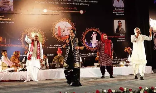 Rohtak विश्वविद्यालय के कार्यक्रम में सांग ने बटोरी सुर्खियां