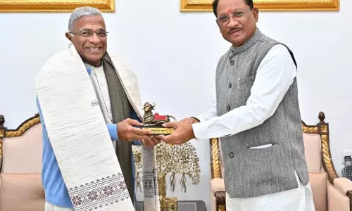 CM विष्णुदेव साय से राज्यसभा के उप सभापति हरिवंश ने की मुलाकात