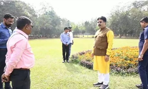 H&UD मंत्री ने अचानक दौरे के दौरान आईजी पार्क में सुविधाओं का निरीक्षण किया