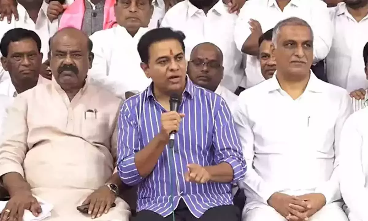 फोन टैपिंग मामले में KTR SIT के सामने पेश होंगे, BRS कार्यकर्ता तेलंगाना भवन में जमा हुए फोन टैपिंग मामले में KTR SIT के सामने पेश होंगे, BRS कार्यकर्ता तेलंगाना भवन में जमा हुए