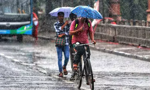 Delhi में बारिश के साथ सुबह हुई, दिन में आंधी-तूफान आने की संभावना Delhi में बारिश के साथ सुबह हुई, दिन में आंधी-तूफान आने की संभावना