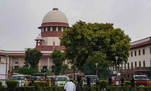 पेंशन बकाया मामले में SC ने बैंक अधिकारियों के खिलाफ अवमानना ​​के आरोप तय किए