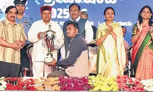 Karnataka Games 2025-26: राज्यपाल थावर चंद गहलोत ने की कांग्रेस सरकार की तारीफ Karnataka Games 2025-26: राज्यपाल थावर चंद गहलोत ने की कांग्रेस सरकार की तारीफ