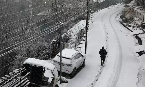Shimla : ताज़ा बर्फबारी से मनाली, जम्मू और कश्मीर विंटर वंडरलैंड बन गया Shimla : ताज़ा बर्फबारी से मनाली, जम्मू और कश्मीर विंटर वंडरलैंड बन गया