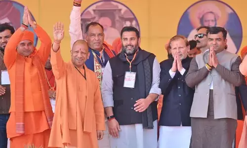 नशीली दवाओं के खिलाफ जन जागरूकता अभियान शुरू करें UP सीएम योगी नशीली दवाओं के खिलाफ जन जागरूकता अभियान शुरू करें UP सीएम योगी