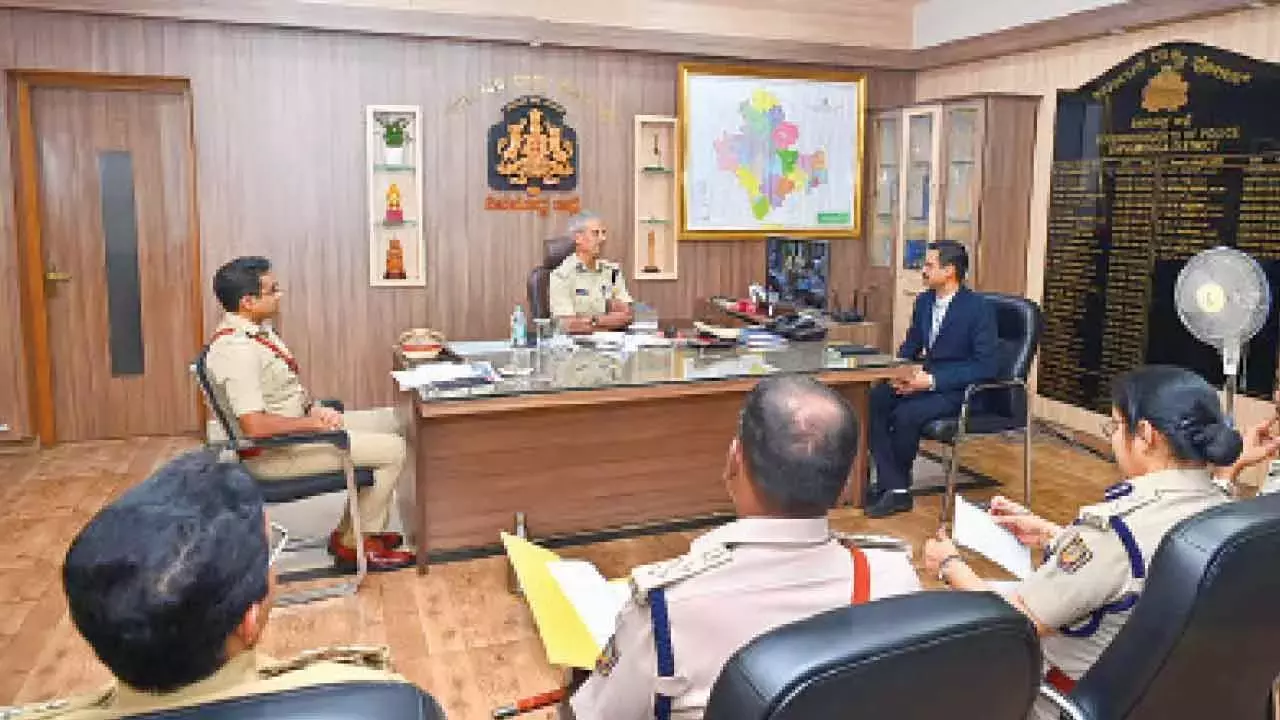 DGP आलोक कुमार ने शिवमोग्गा सेंट्रल जेल का निरीक्षण किया DGP आलोक कुमार ने शिवमोग्गा सेंट्रल जेल का निरीक्षण किया