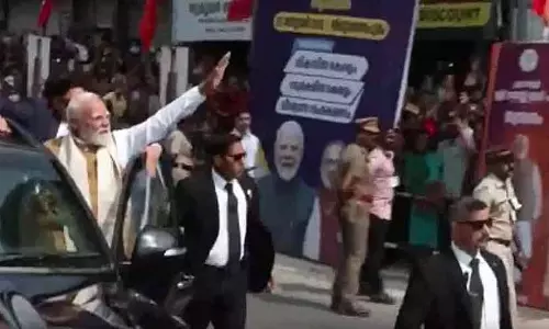 PM Modi ने तिरुवनंतपुरम में एक विशाल रोड शो किया PM Modi ने तिरुवनंतपुरम में एक विशाल रोड शो किया