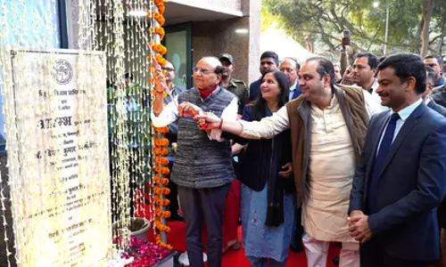 दिल्ली LG की पहल: लाइब्रेरी और फव्वारा उद्घाटित दिल्ली LG की पहल: लाइब्रेरी और फव्वारा उद्घाटित