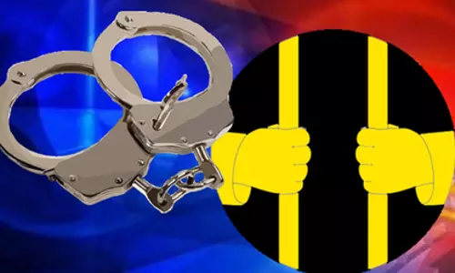 Thiruvananthapuram में पत्नी और सास की आत्महत्या के बाद लेक्चरर गिरफ्तार Thiruvananthapuram में पत्नी और सास की आत्महत्या के बाद लेक्चरर गिरफ्तार