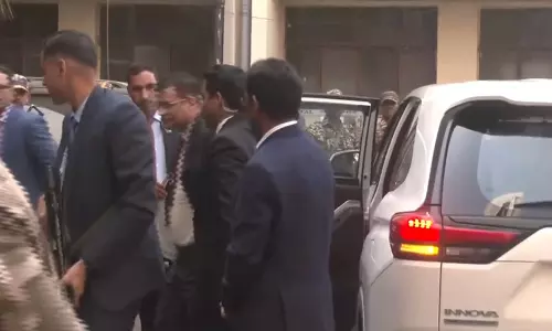 आईपीएसी जांच विवाद के बीच ED निदेशक राहुल नवीन ने कोलकाता में समीक्षा बैठक की आईपीएसी जांच विवाद के बीच ED निदेशक राहुल नवीन ने कोलकाता में समीक्षा बैठक की