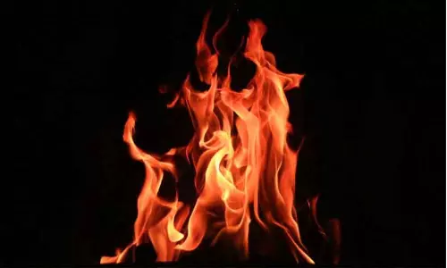 Kerala : मंदिर में कचरा जलाते समय हुए धमाके में एक व्यक्ति घायल Kerala : मंदिर में कचरा जलाते समय हुए धमाके में एक व्यक्ति घायल