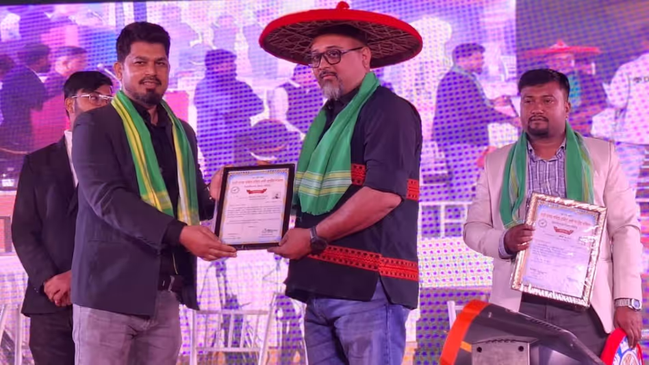 KAC के सीईएम जिबेश रे ने धुबरी में पुष्ना उत्सव में देशी समुदाय के प्रतिनिधित्व का आश्वासन दिया KAC के सीईएम जिबेश रे ने धुबरी में पुष्ना उत्सव में देशी समुदाय के प्रतिनिधित्व का आश्वासन दिया