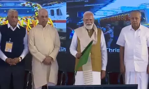 केरल में PM मोदी ने परियोजनाओं का किया शुभारंभ केरल में PM मोदी ने परियोजनाओं का किया शुभारंभ