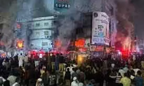 कराची आग में मरने वालों की संख्या बढ़कर 30 हुई
