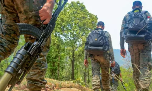 Jharkhand के सारंडा जंगल में ताजा मुठभेड़ में एक महिला माओवादी मारी गई Jharkhand के सारंडा जंगल में ताजा मुठभेड़ में एक महिला माओवादी मारी गई
