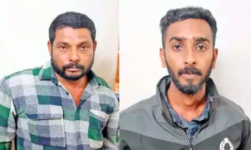 Kerala : 1.405 किलोग्राम हशीश और 320 ग्राम गांजा ज़ब्त किया गया Kerala : 1.405 किलोग्राम हशीश और 320 ग्राम गांजा ज़ब्त किया गया