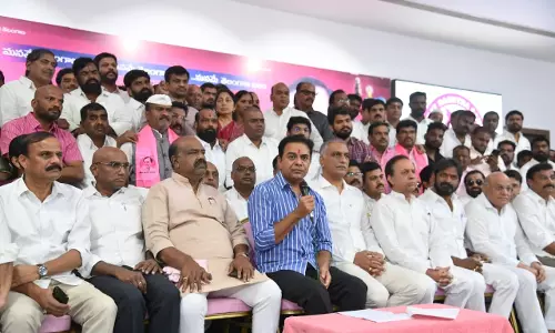 KTR ने कहा, मुझे झूठे मामलों में फंसाने की साजिशों से डर नहीं लगता KTR ने कहा, मुझे झूठे मामलों में फंसाने की साजिशों से डर नहीं लगता