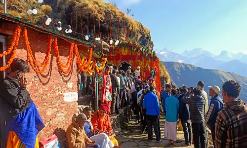 भगवान रुद्रनाथ मंदिर 18 May को ग्रीष्म ऋतु के लिए फिर से खुलेगा भगवान रुद्रनाथ मंदिर 18 May को ग्रीष्म ऋतु के लिए फिर से खुलेगा