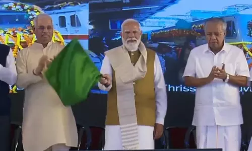 PM Modi ने तिरुवनंतपुरम से तीन नई अमृत भारत एक्सप्रेस ट्रेनों को हरी झंडी दिखाई PM Modi ने तिरुवनंतपुरम से तीन नई अमृत भारत एक्सप्रेस ट्रेनों को हरी झंडी दिखाई