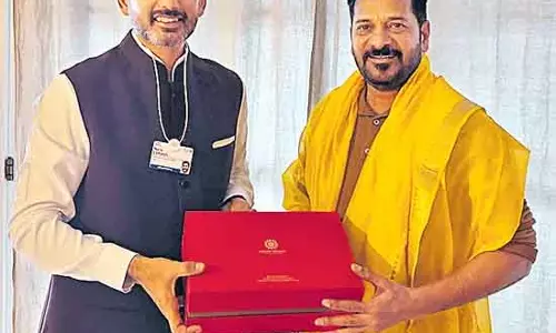 Minister Lokesh : निवेश हासिल करने में तेलुगु राज्य देश के लिए एक उदाहरण है Minister Lokesh : निवेश हासिल करने में तेलुगु राज्य देश के लिए एक उदाहरण है