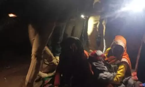 Farrukhabad: डंपर दुर्घटना में मृत किसान का सम्मानपूर्वक अंतिम संस्कार Farrukhabad: डंपर दुर्घटना में मृत किसान का सम्मानपूर्वक अंतिम संस्कार