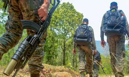 नक्सली मुठभेड़ में तनाव जारी, Jharkhand पुलिस की कार्रवाई लगातार नक्सली मुठभेड़ में तनाव जारी, Jharkhand पुलिस की कार्रवाई लगातार