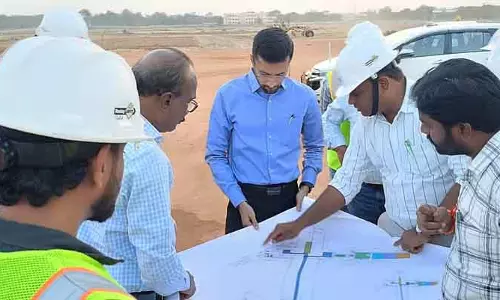 Raichur : एयरपोर्ट निर्माण कार्य का निरीक्षण Raichur : एयरपोर्ट निर्माण कार्य का निरीक्षण
