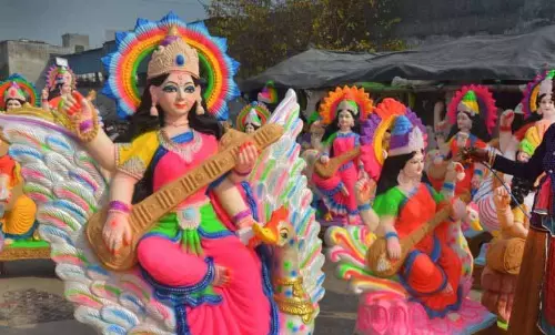 Ludhiana शहर आज बसंत पंचमी के जश्न के लिए पूरी तरह तैयार है