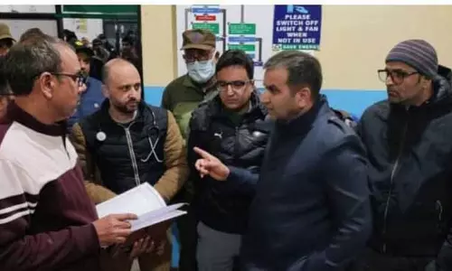 डीसी ने Ramban hospital का देर रात अचानक दौरा किया डीसी ने Ramban hospital का देर रात अचानक दौरा किया