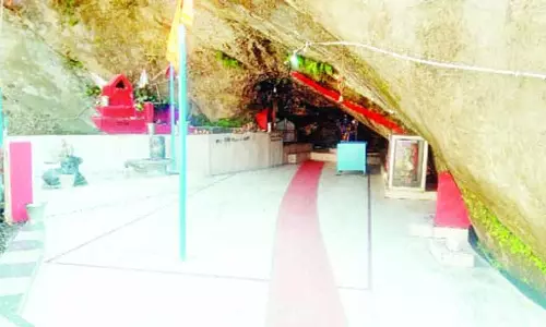Jakhol-Shivagufa सड़क के काम में देरी से जनता नाराज़ है
