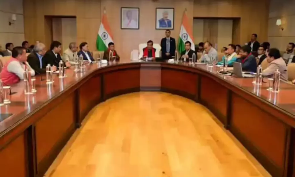 Assam: KAAC ने खेरोनी PGR से सरकारी दफ्तरों को दूसरी जगह ले जाने का आदेश दिया Assam: KAAC ने खेरोनी PGR से सरकारी दफ्तरों को दूसरी जगह ले जाने का आदेश दिया