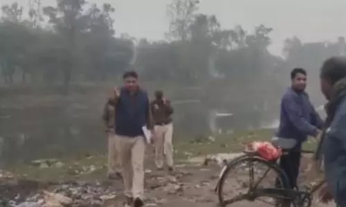 Delhi: नजफगढ़ में नदी में पति-पत्नी के शव मिले Delhi: नजफगढ़ में नदी में पति-पत्नी के शव मिले