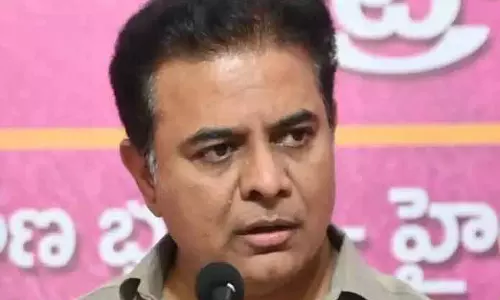 फोन टैपिंग केस: SIT के सामने पेश हुए KTR; आरोपों को नकारा फोन टैपिंग केस: SIT के सामने पेश हुए KTR; आरोपों को नकारा
