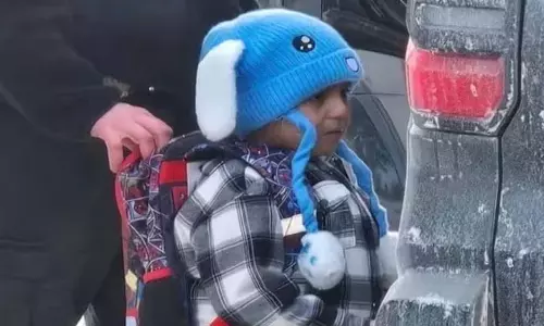 कमला हैरिस ICE एजेंटों द्वारा 5 साल के बच्चे को हिरासत में लेने पर गुस्से में कमला हैरिस ICE एजेंटों द्वारा 5 साल के बच्चे को हिरासत में लेने पर गुस्से में