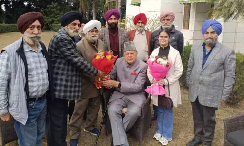 JKNC अल्पसंख्यक प्रकोष्ठ के प्रतिनिधिमंडल ने डॉ. फारूक अब्दुल्ला से मुलाकात की