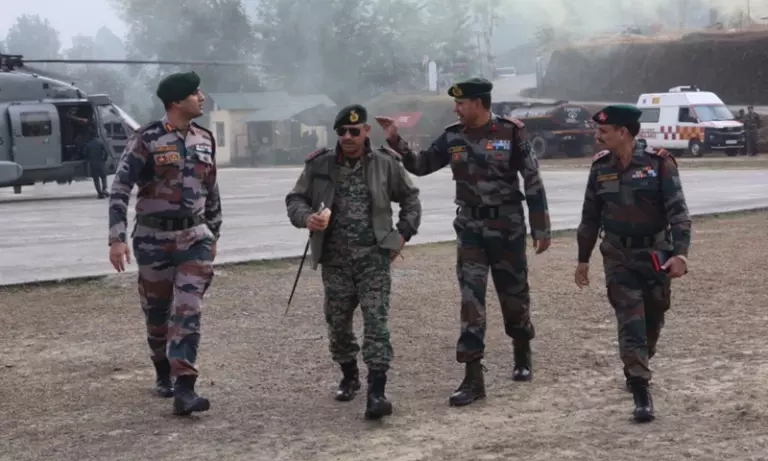 Director General असम राइफल्स ने खोंसा बटालियन में आधुनिकीकरण और सुरक्षा की समीक्षा की Director General असम राइफल्स ने खोंसा बटालियन में आधुनिकीकरण और सुरक्षा की समीक्षा की