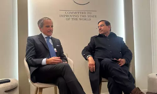 दावोस में IAEA प्रमुख-प्रल्हाद जोशी की मुलाकात दावोस में IAEA प्रमुख-प्रल्हाद जोशी की मुलाकात