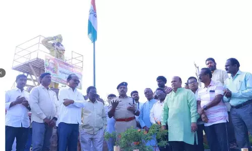 युवाओं को देश की रक्षा में भाग लेना चाहिए: DSP शिवराम रेड्डी युवाओं को देश की रक्षा में भाग लेना चाहिए: DSP शिवराम रेड्डी