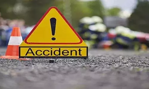 एक अज्ञात वाहन की टक्कर से एक व्यक्ति की मौत हो गई