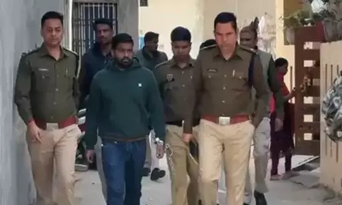 सट्टा गिरोह के सरगना के घर से नकदी और जमीनों के दस्तावेज जब्त सट्टा गिरोह के सरगना के घर से नकदी और जमीनों के दस्तावेज जब्त